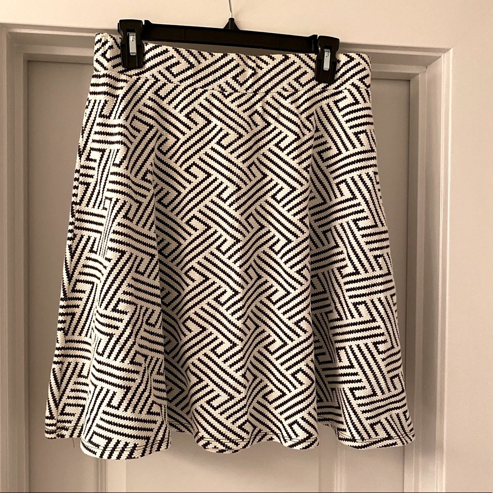 Papermoon|| Black/white geometric print skirt with elastic waist